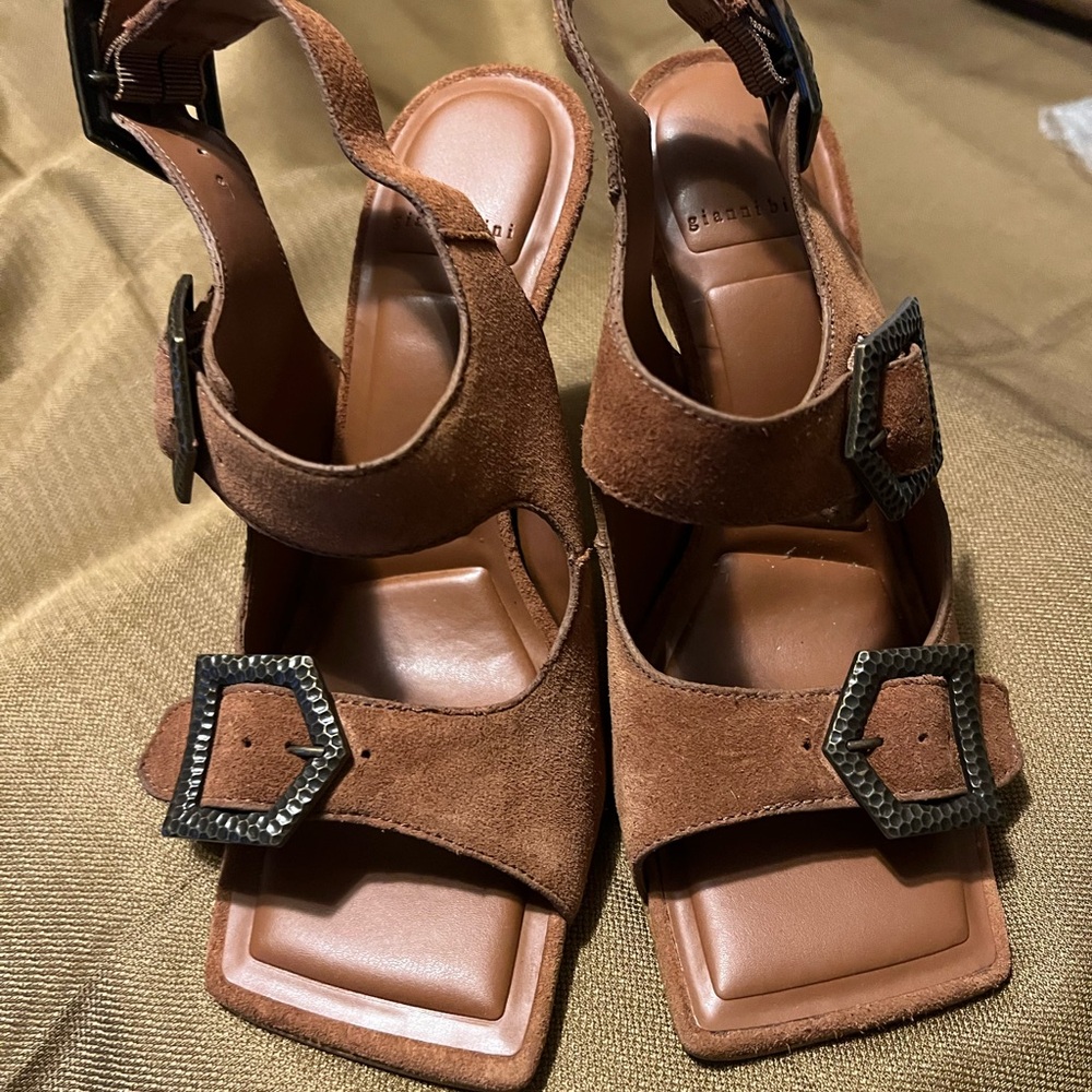 Elegant Brown Suede Sandals
